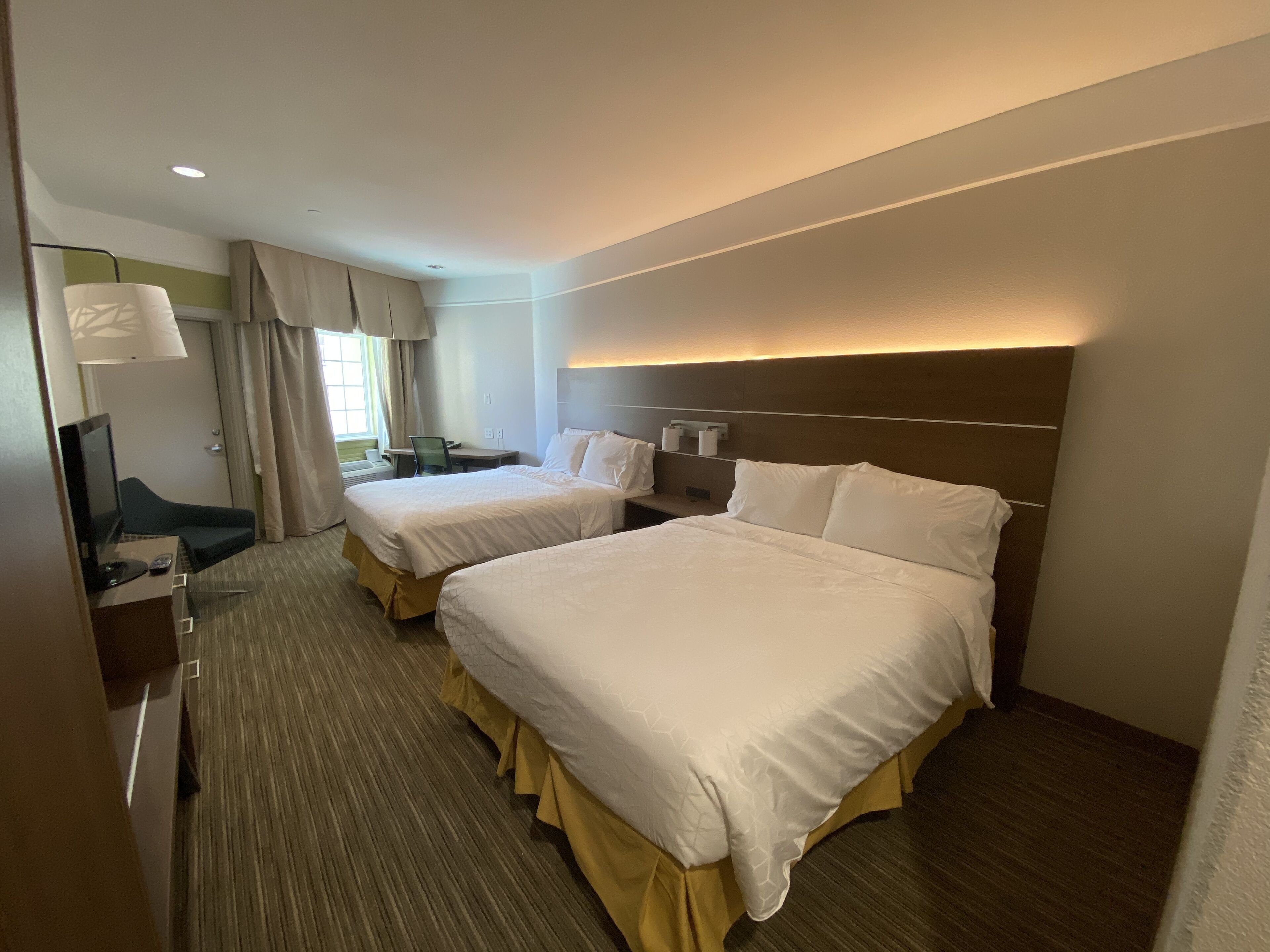 고급 침구, 오리/거위털 이불, 책상, 암막 커튼