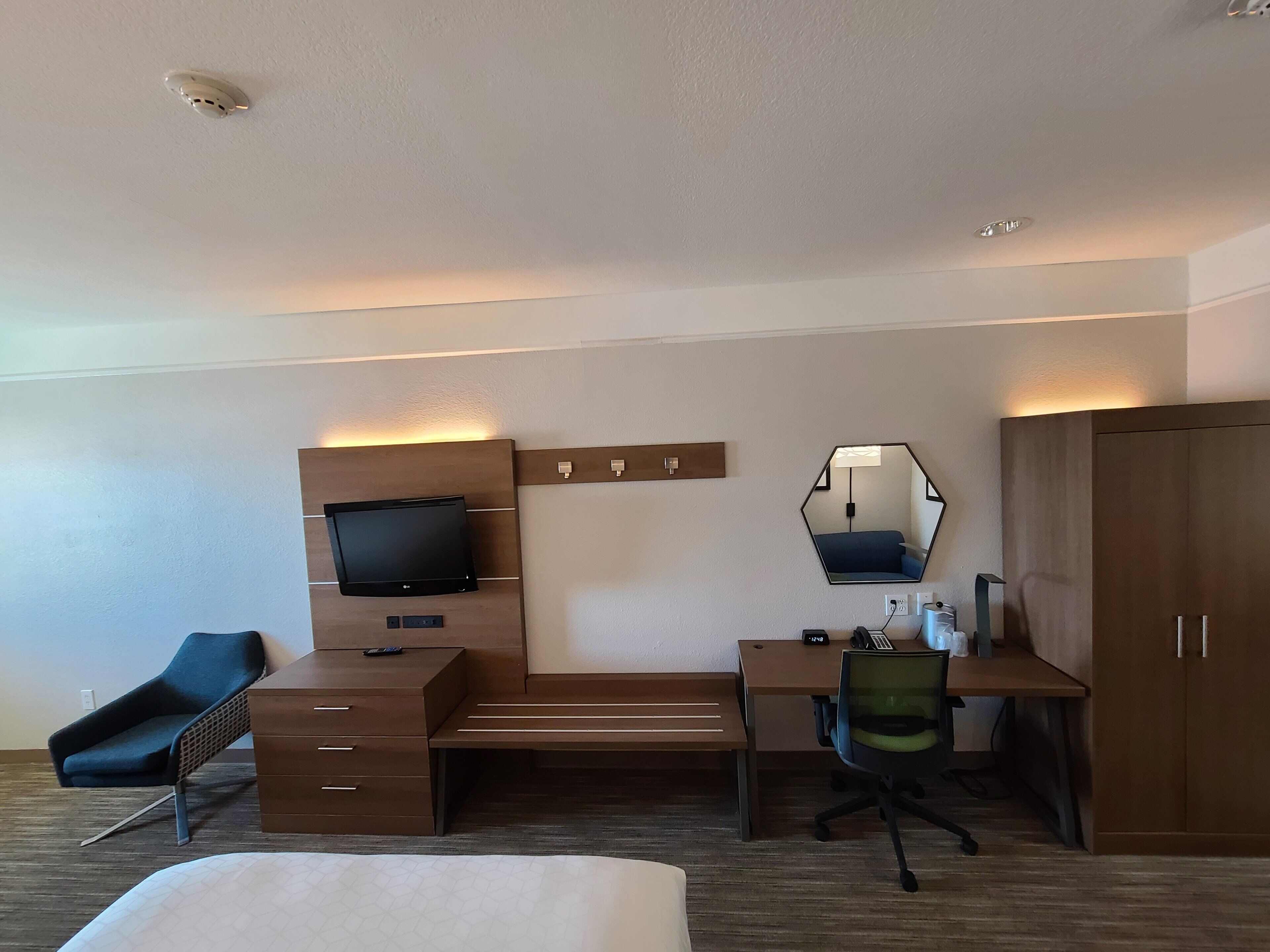Suite, 1 Bedroom, Accessible (Mobility, Accessible Tub)