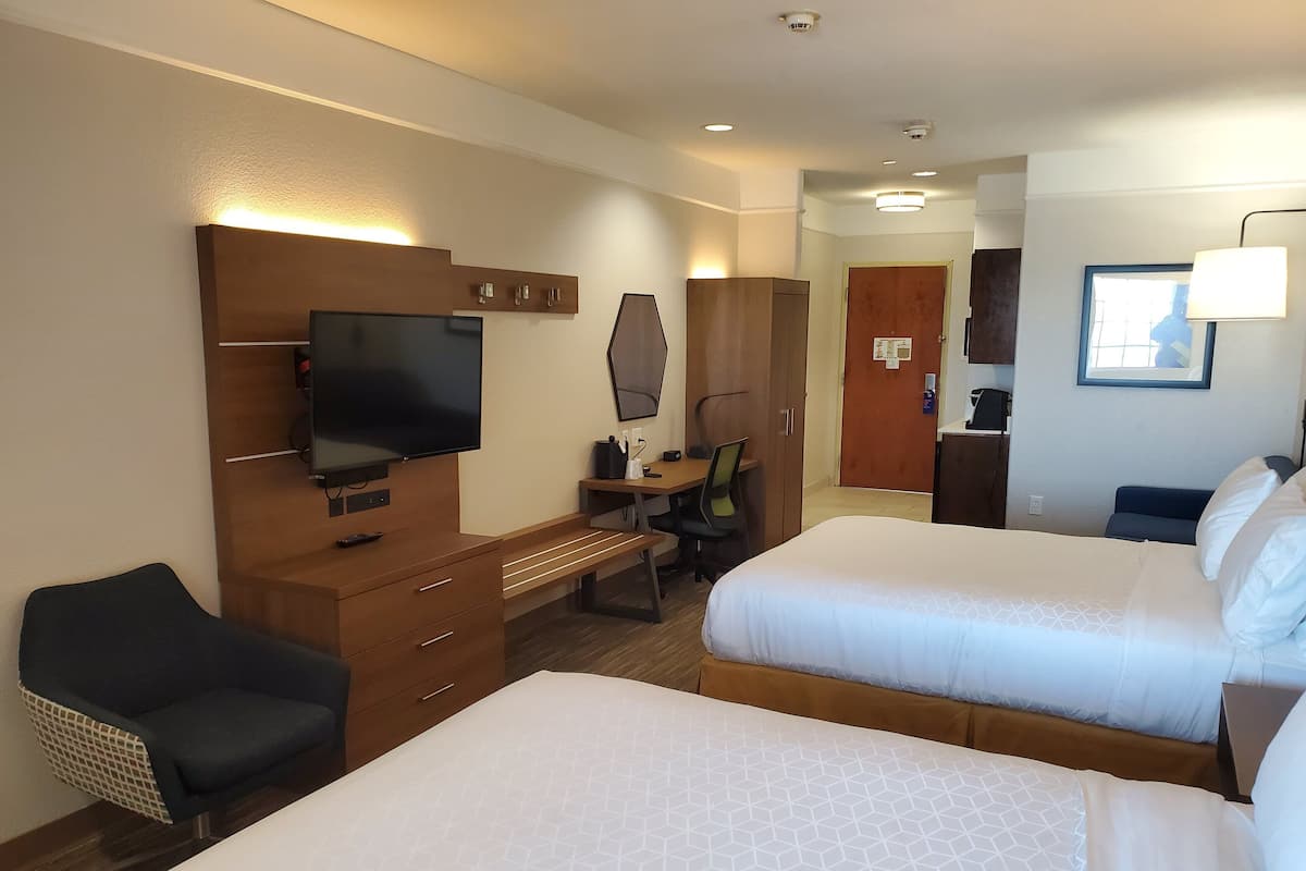 Premium bedding, down comforters, desk, blackout drapes