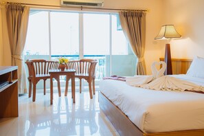 Deluxe Double Room | Room amenity