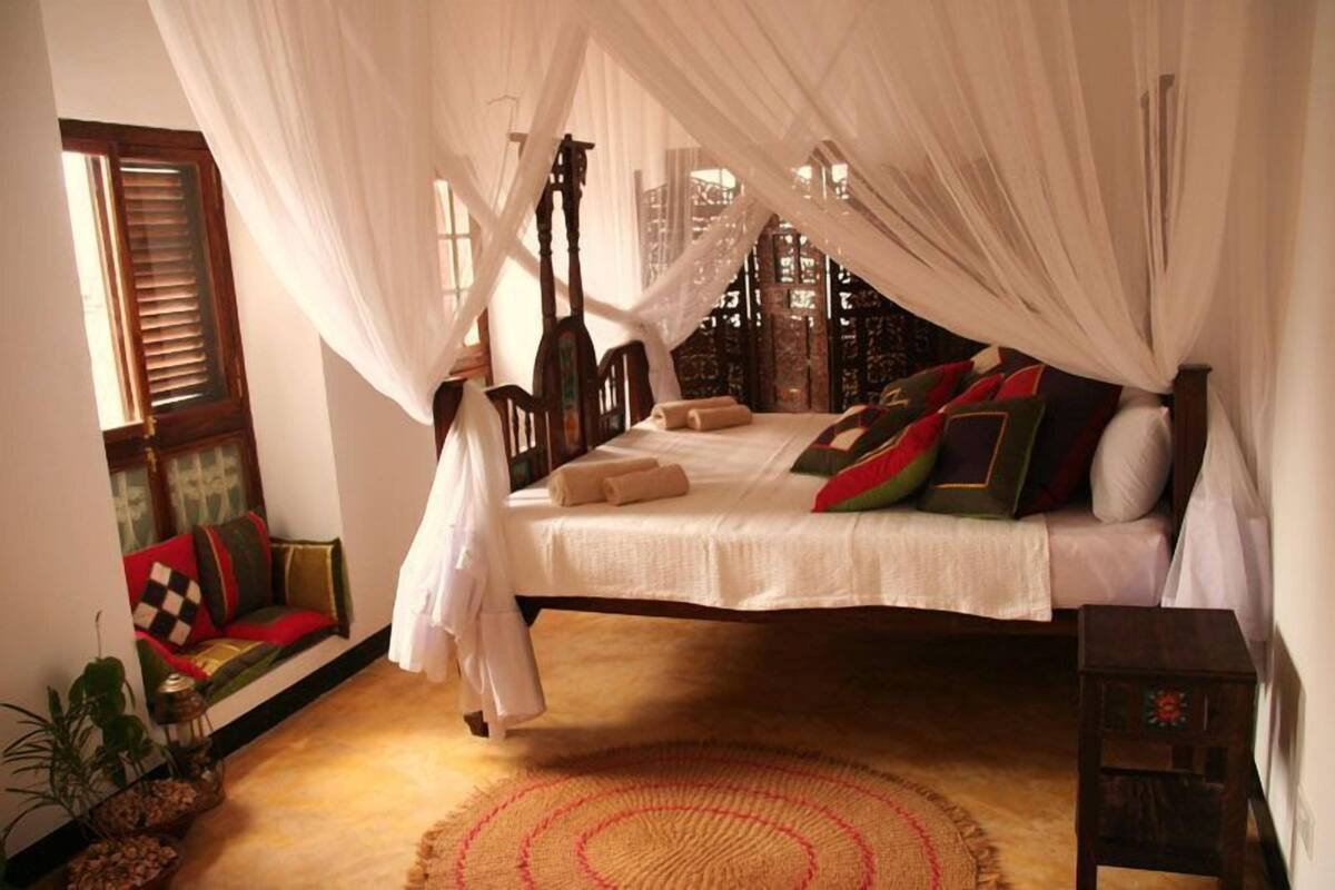 1 bedroom, in-room safe, individually decorated, individually furnished