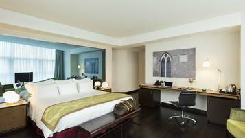 Suite, 1 King Bed, Connecting Rooms | Premium bedding, minibar, in-room safe, desk