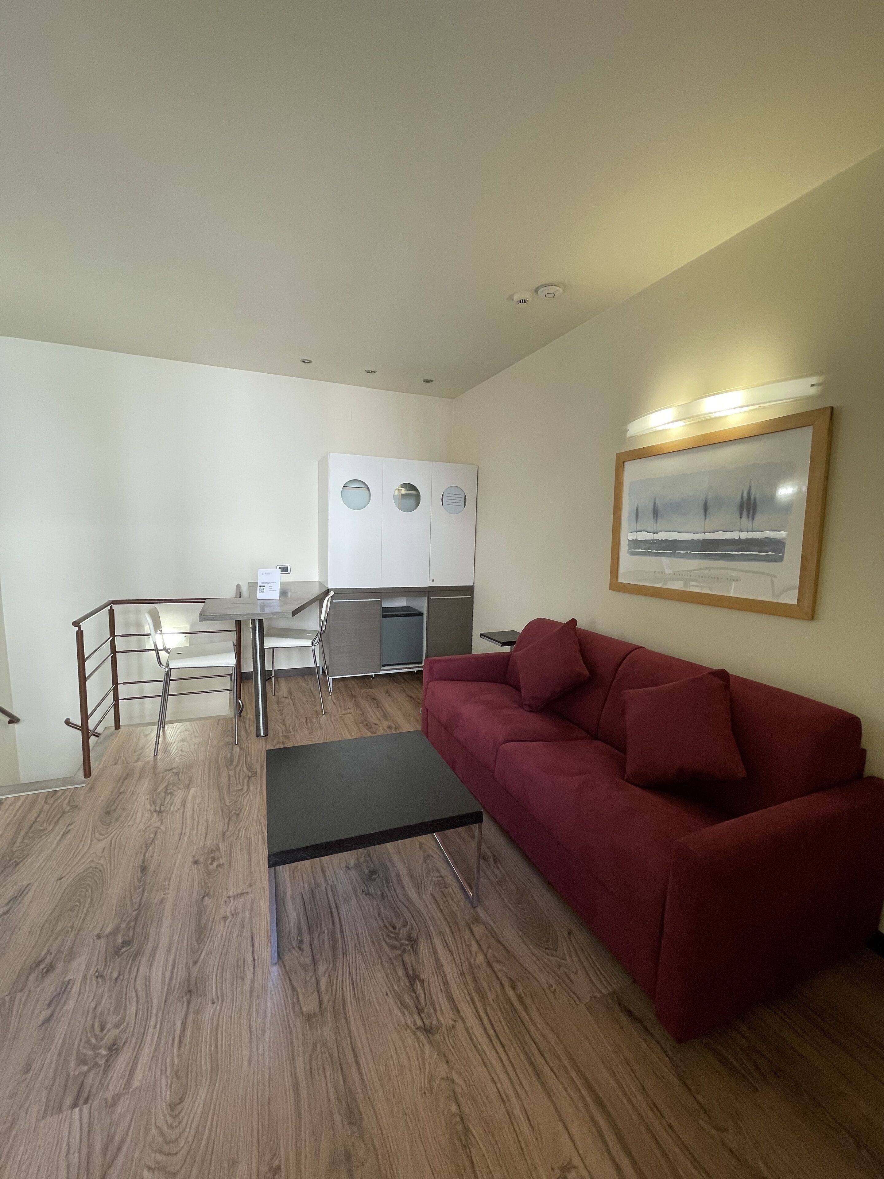 Duplex Superior | Vardagsrum | 40-tums platt-tv med digitalkanaler och tv