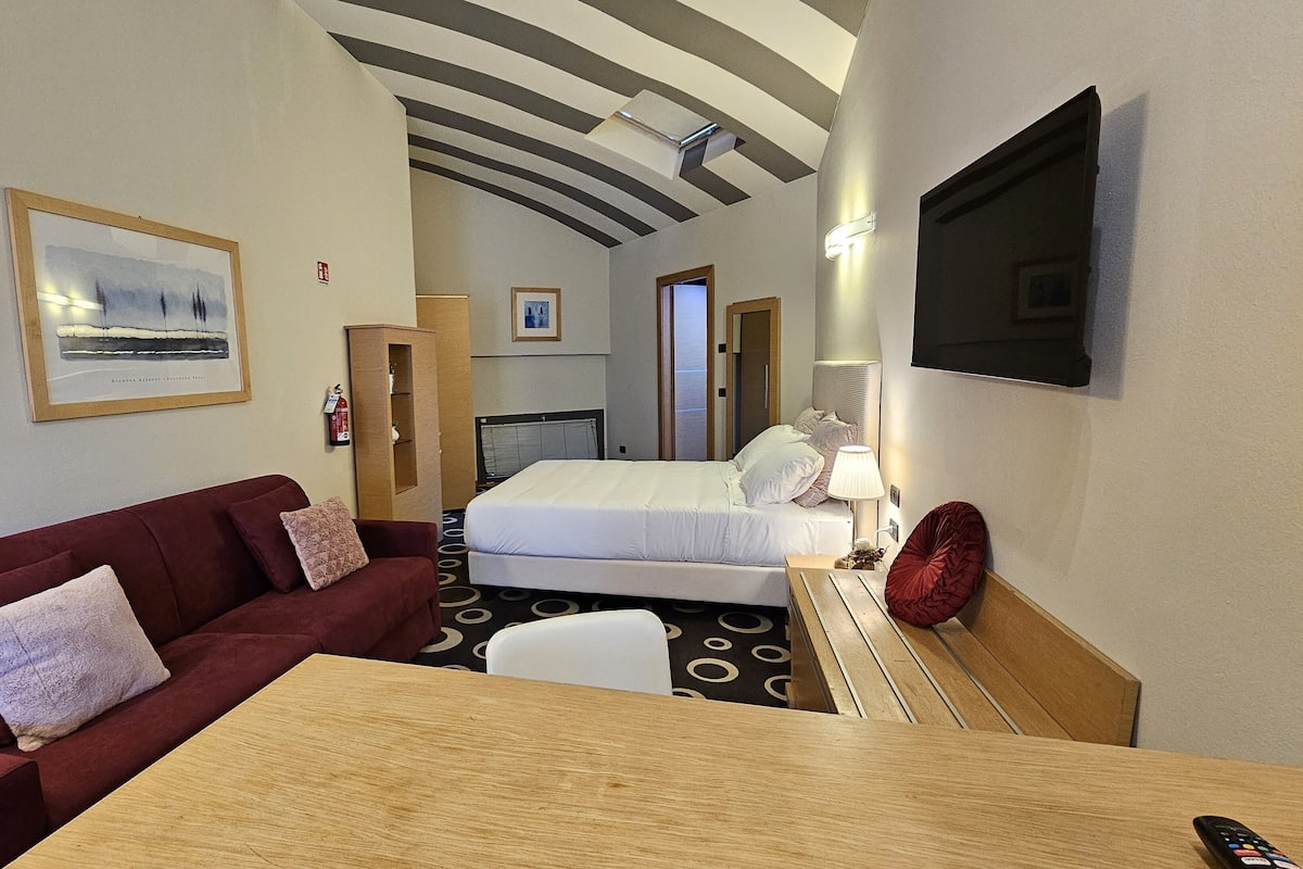 Superior appartement | 1 slaapkamer, een bureau, verduisterende gordijnen, geluiddichte muren