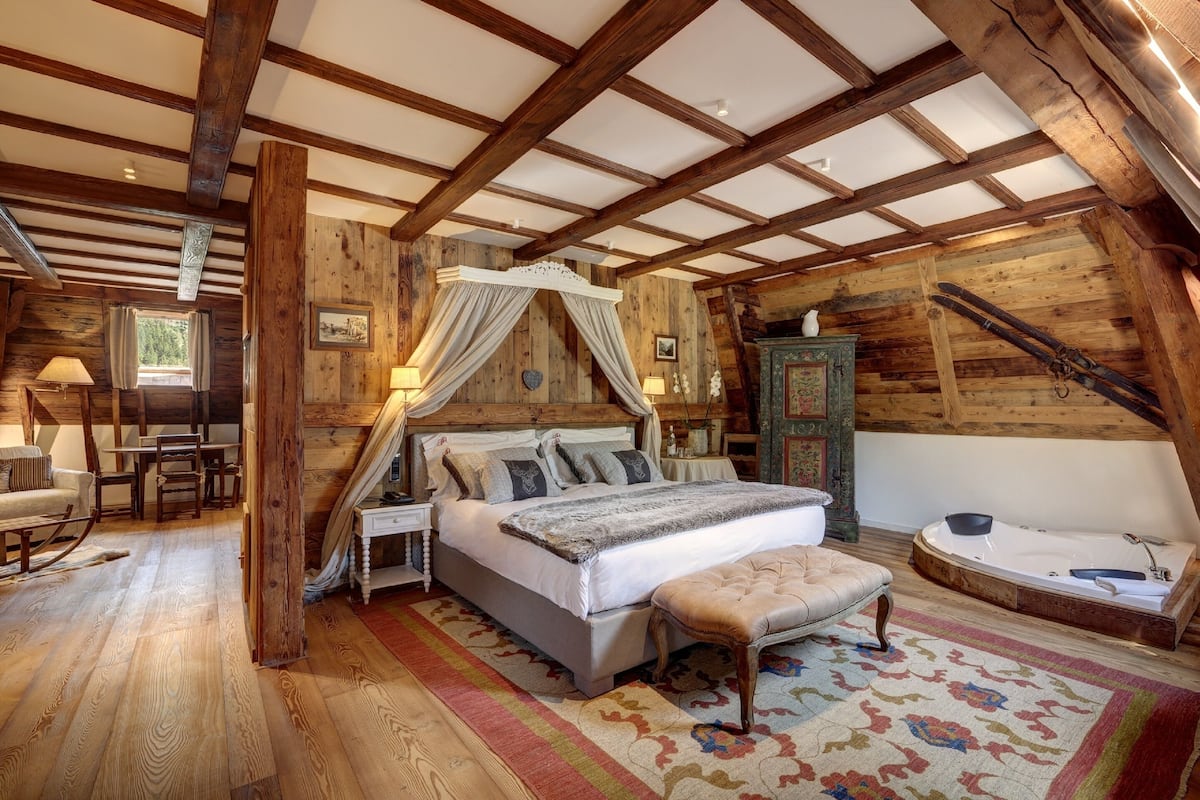 Suite, 1 Bedroom (de l'Ancienne Tour) | 1 bedroom, premium bedding, minibar, in-room safe