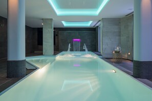 Indoor pool, pool loungers