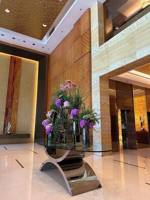 Lobby - The Sandalwood, Beijing - Marriott Executive Apartments (Beijing)