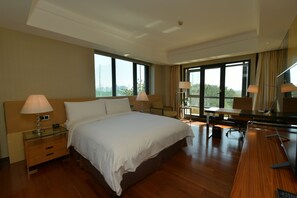 Executive-Apartment, 1 Schlafzimmer | Hochwertige Bettwaren, Zimmersafe, Schreibtisch, Verdunkelungsvorhänge