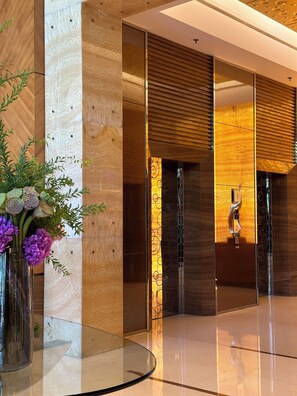 Lobby - The Sandalwood, Beijing - Marriott Executive Apartments (Beijing)