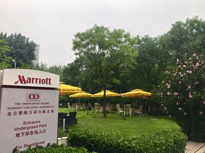 Property entrance - The Sandalwood, Beijing - Marriott Executive Apartments (Beijing)