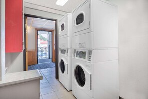 Laundry room - Ramada by Wyndham Keystone Near Mt Rushmore (Keystone)