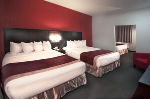 Pillow-top beds, desk, blackout curtains, iron/ironing board - Ramada by Wyndham Keystone Near Mt Rushmore (Keystone)