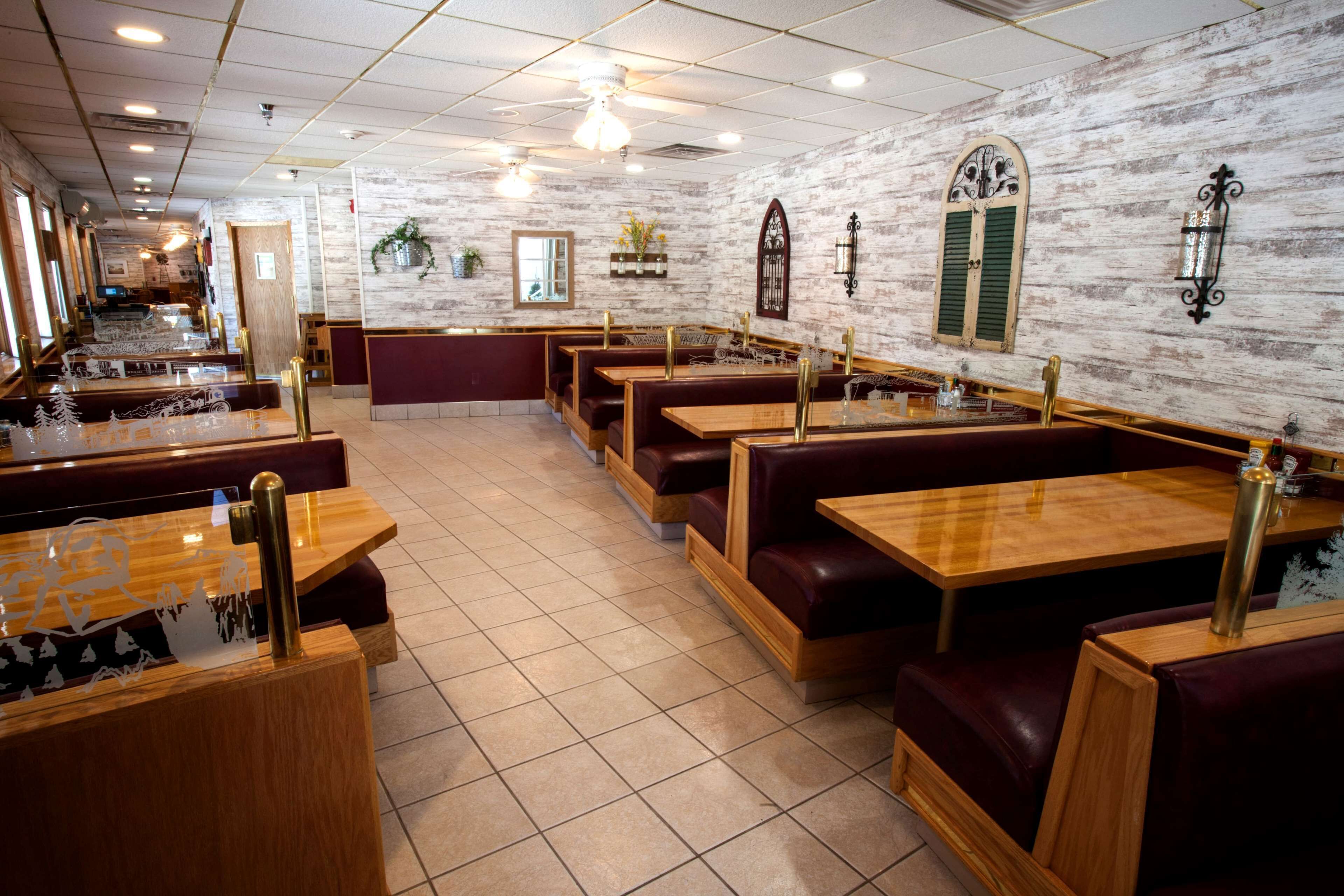 Lunch och middag serveras