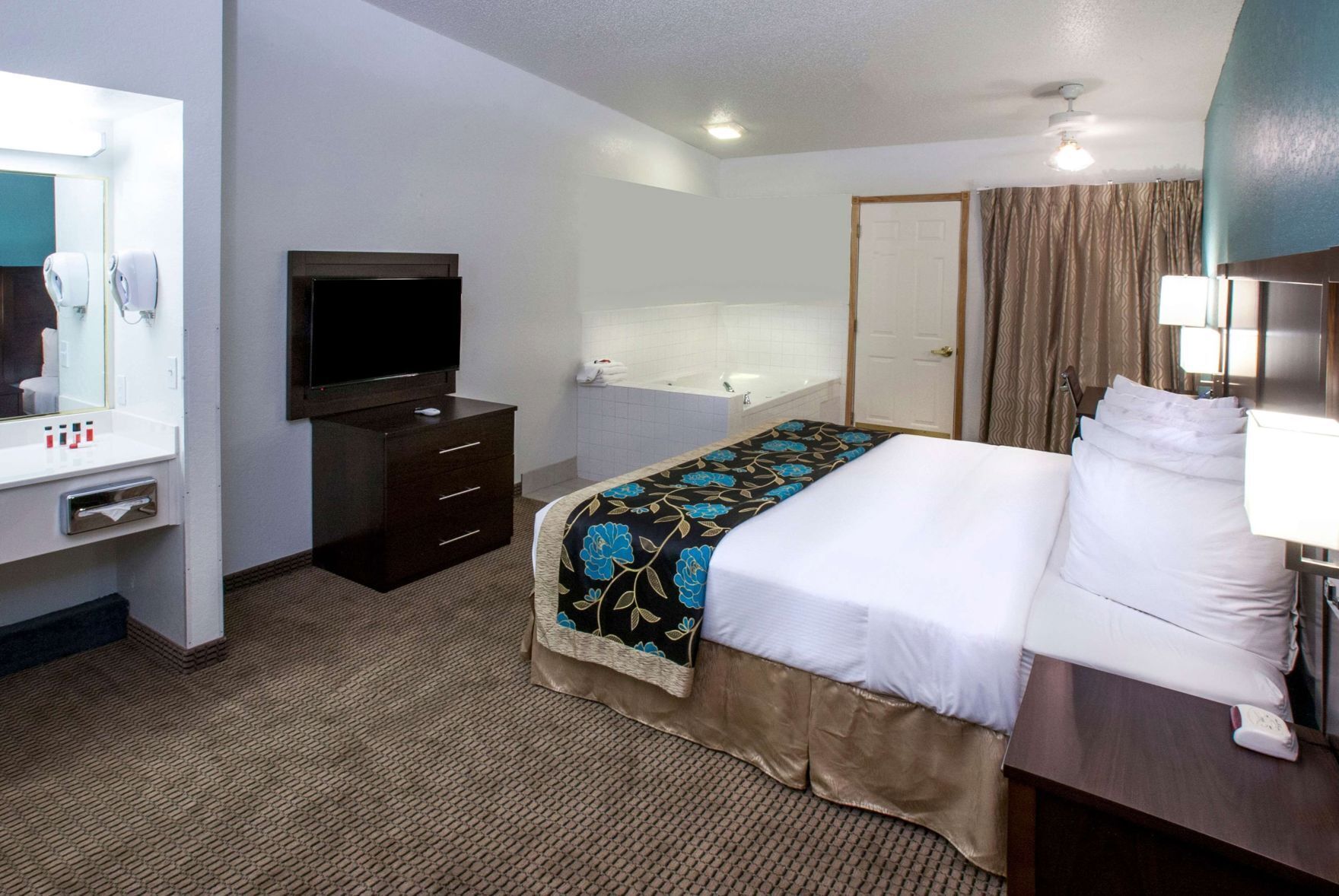 Pillowtop beds, desk, iron/ironing board, rollaway beds