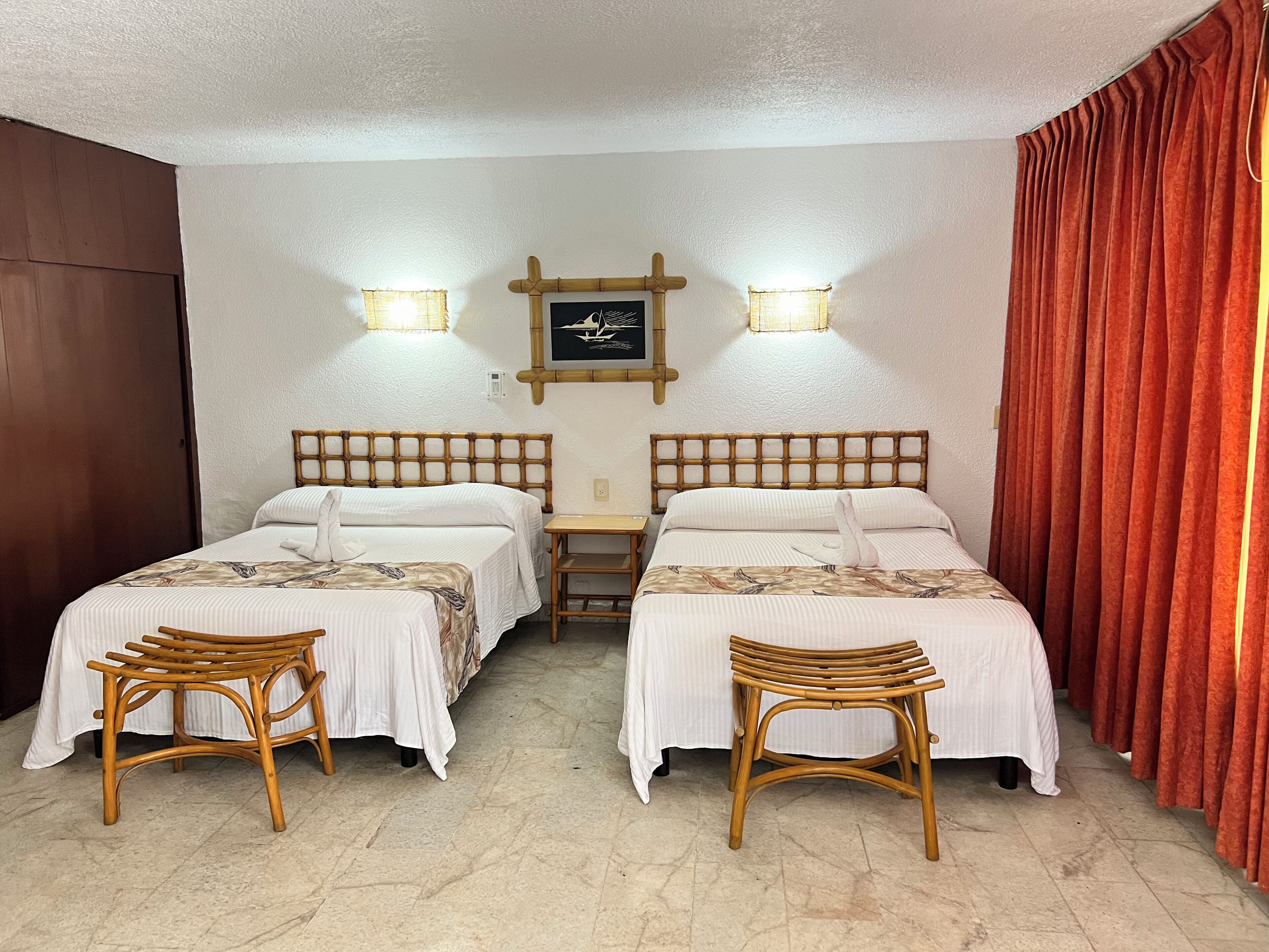 Standard Room, 2 Double Beds | Free WiFi, bed sheets