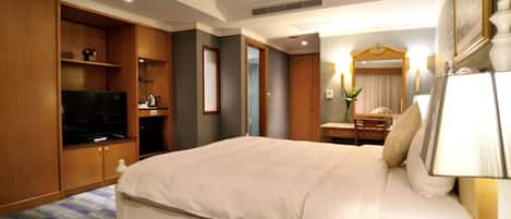 Luxury Double Room | Premium bedding, down comforters, free minibar, in-room safe