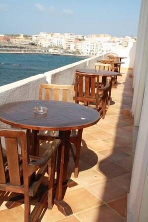 Terrace/patio - Mediterraneo Hotel (Pantelleria)