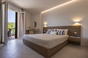 Luxury Suite | Egyptian cotton sheets, premium bedding, in-room safe, desk - Hotel Desiree (Marciana)