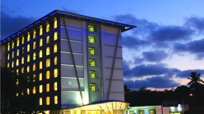 Exterior detail - Mirage Hotel (Mumbai)