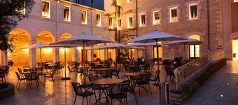 Hotellerie Notre Dame de Lumieres