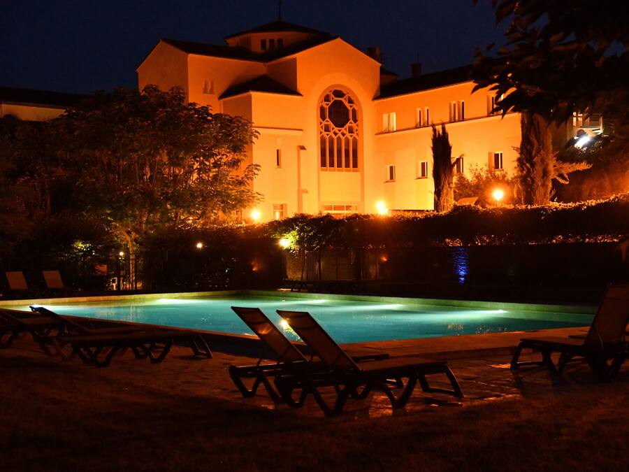 Seasonal outdoor pool