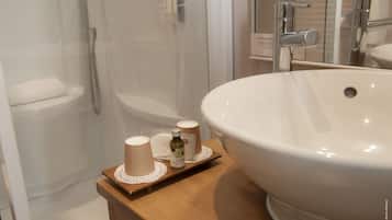 Romantic Room | Bathroom