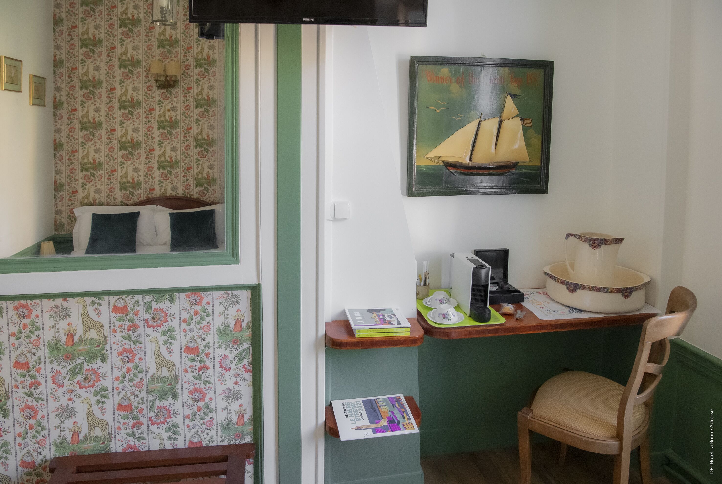 romantic room | 1 bedroom, individually decorated, individually furnished