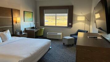 客房, 1 張特大雙人床, 無障礙, 非吸煙房 | 書桌、筆電工作空間、遮光布/窗簾、熨斗/熨衣板