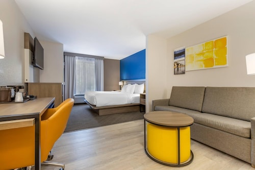 Comfort Suites Columbia Northeast - Fort Jackson