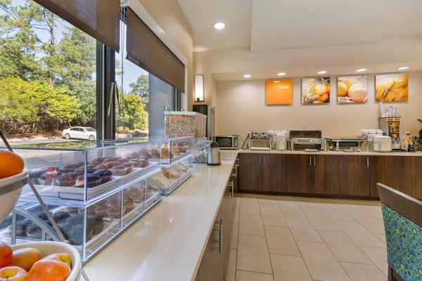 Free daily buffet breakfast