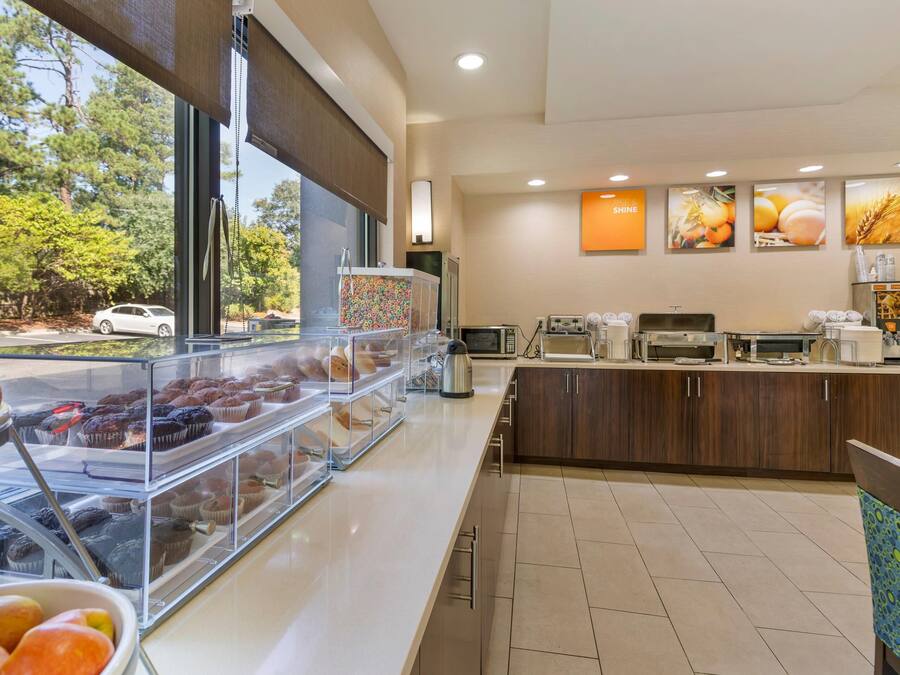 Free daily buffet breakfast