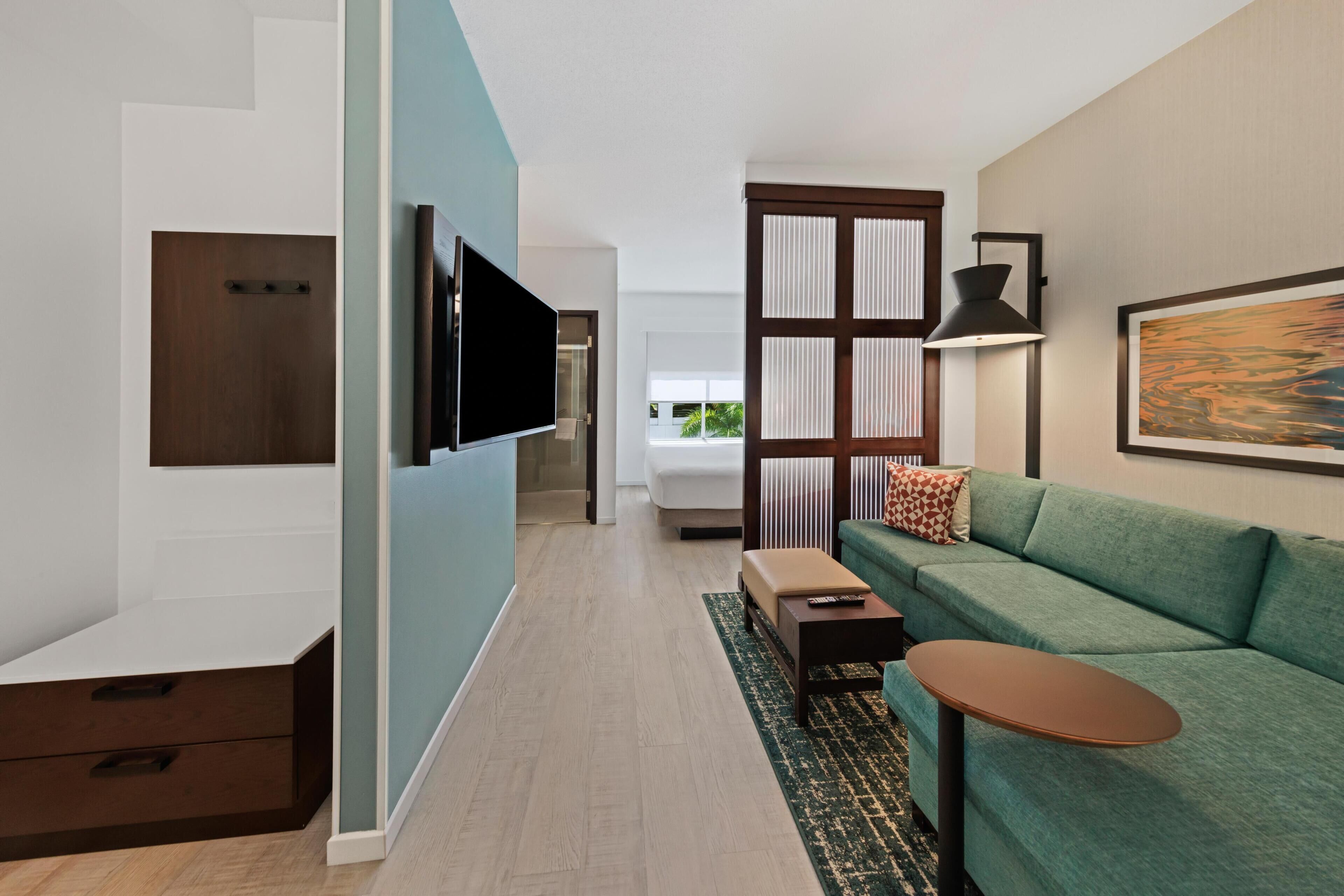 Premium bedding, in-room safe, desk, laptop workspace