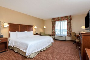 Premium bedding, desk, iron/ironing board, cots/infant beds - Hampton Inn & Suites Florence-North-I-95 (Florence)