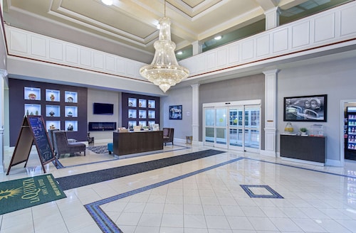 La Quinta Inn & Suites by Wyndham Bowling Green