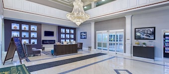 La Quinta Inn & Suites by Wyndham Bowling Green