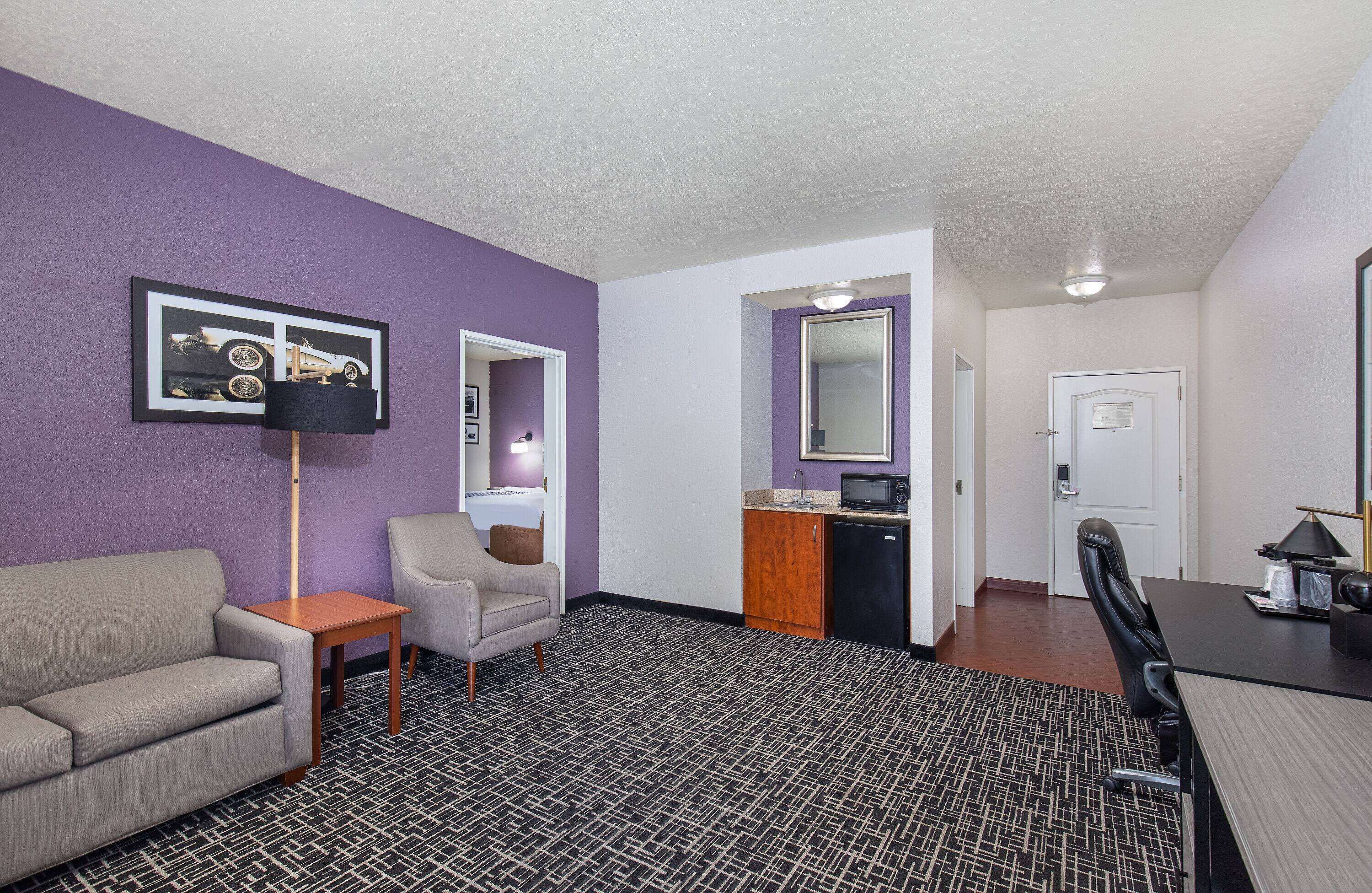 suite, 1 king bed, non smoking | premium bedding, pillow-top beds, desk, iron/ironing board