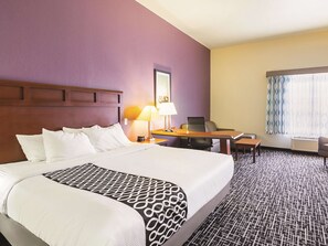 Deluxe Room, 1 King Bed, Accessible, Non Smoking (Mobility/Hearing Accessible) - La Quinta Inn & Suites by Wyndham Bowling Green (Bowling Green)