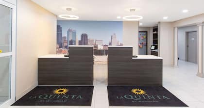 La Quinta Inn & Suites by Wyndham Blue Springs