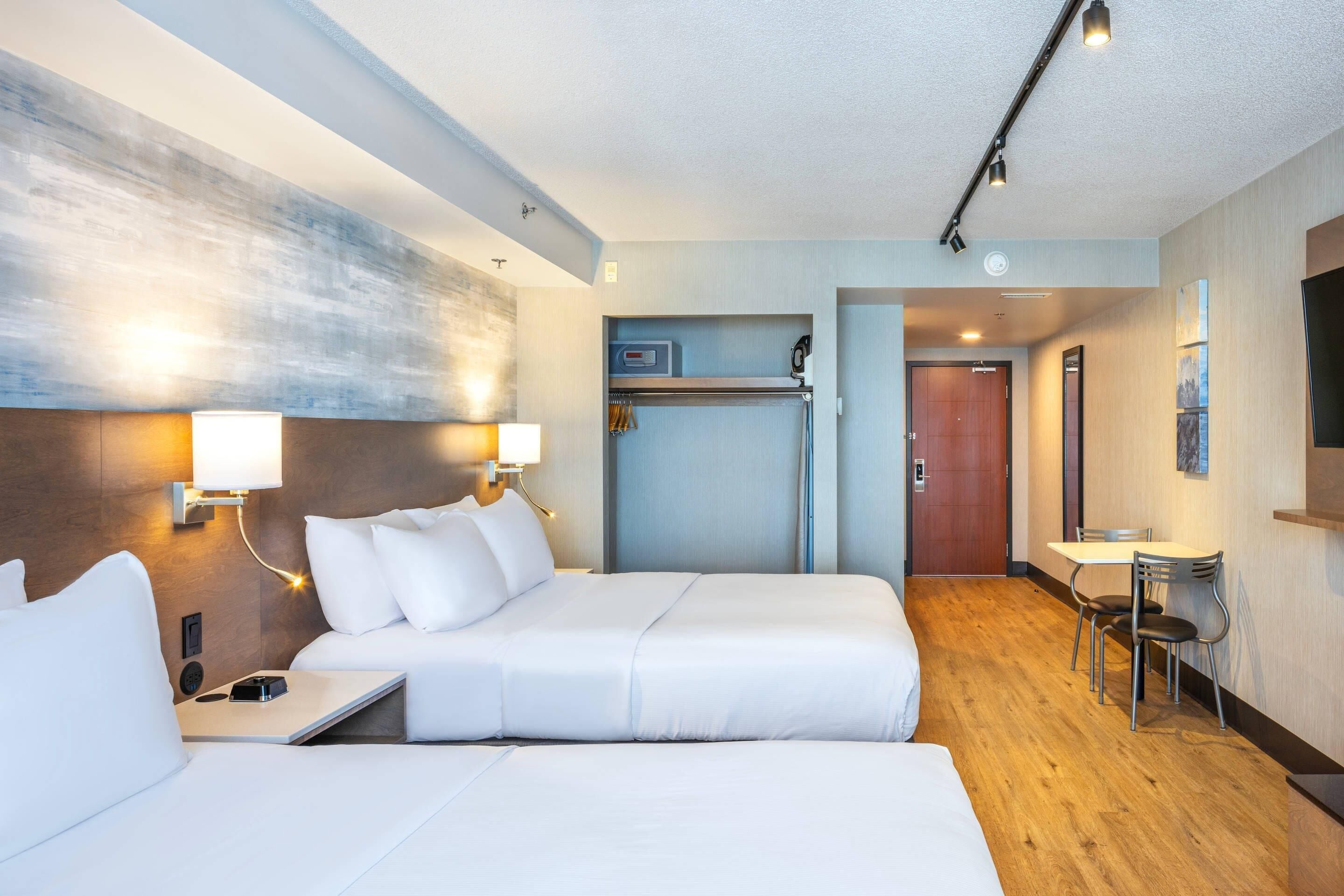 Standardzimmer, 2 Queen-Betten, Nichtraucher | Hochwertige Bettwaren, Zimmersafe, Schreibtisch, Verdunkelungsvorhänge