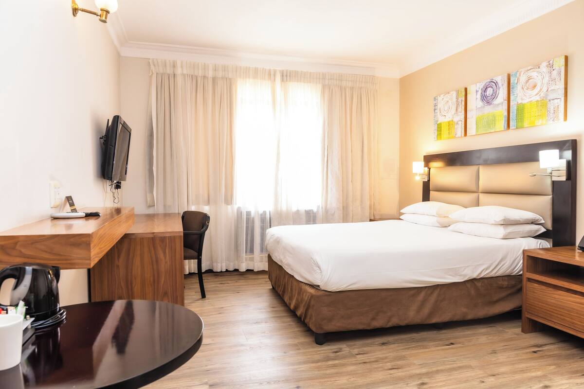 In-room safe, desk, blackout drapes, soundproofing