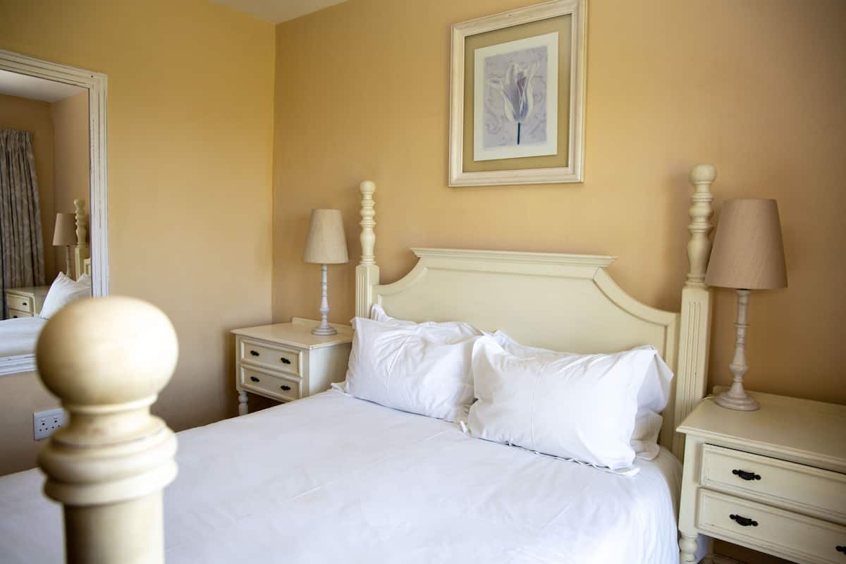 2 bedrooms, premium bedding, in-room safe, iron/ironing board