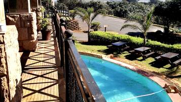 Außenpool, Liegestühle