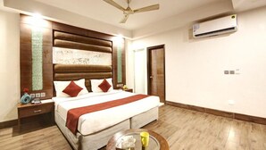 Minibar - Good Times (New Delhi)