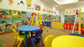 Area giochi per bambini (al coperto)