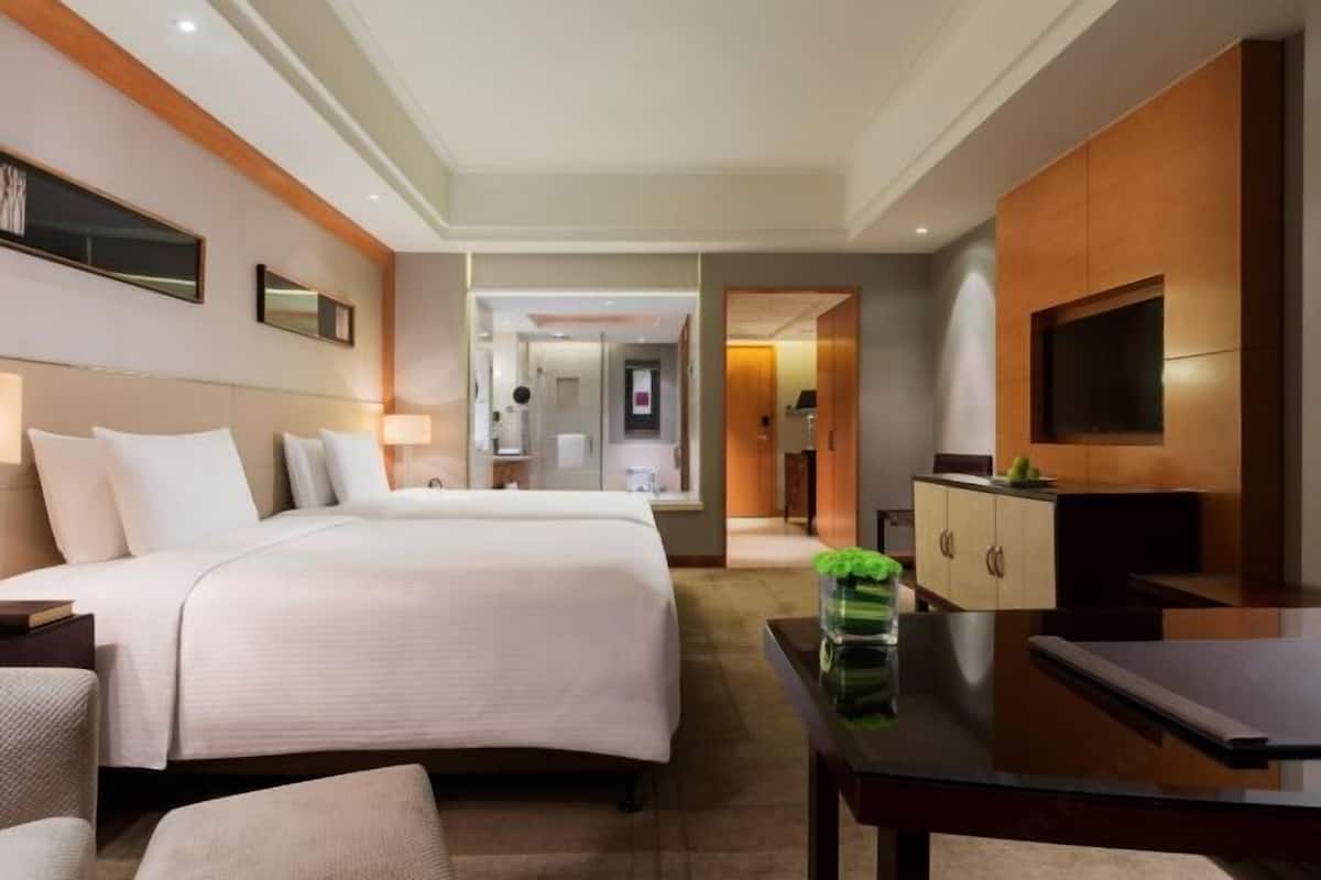 Free minibar items, in-room safe, desk, blackout curtains