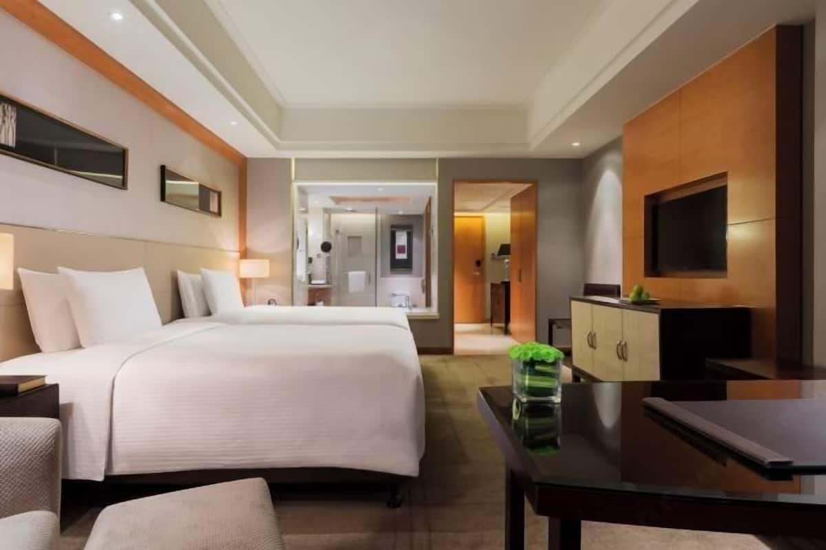 Free minibar items, in-room safe, desk, blackout curtains