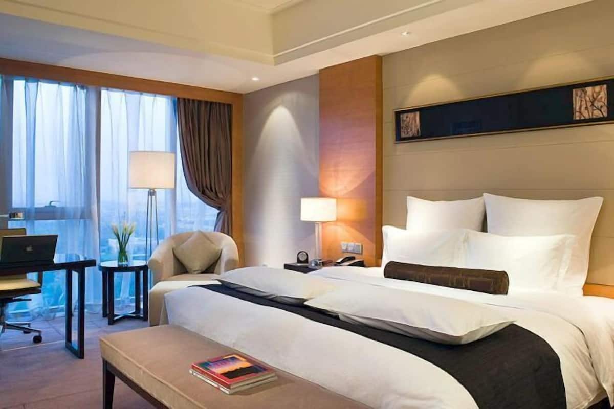 Free minibar items, in-room safe, desk, blackout curtains
