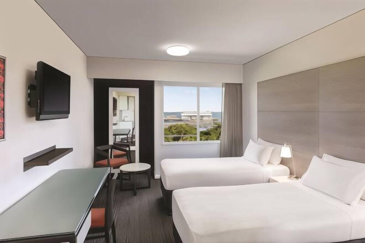 Premium bedding, in-room safe, desk, iron/ironing board