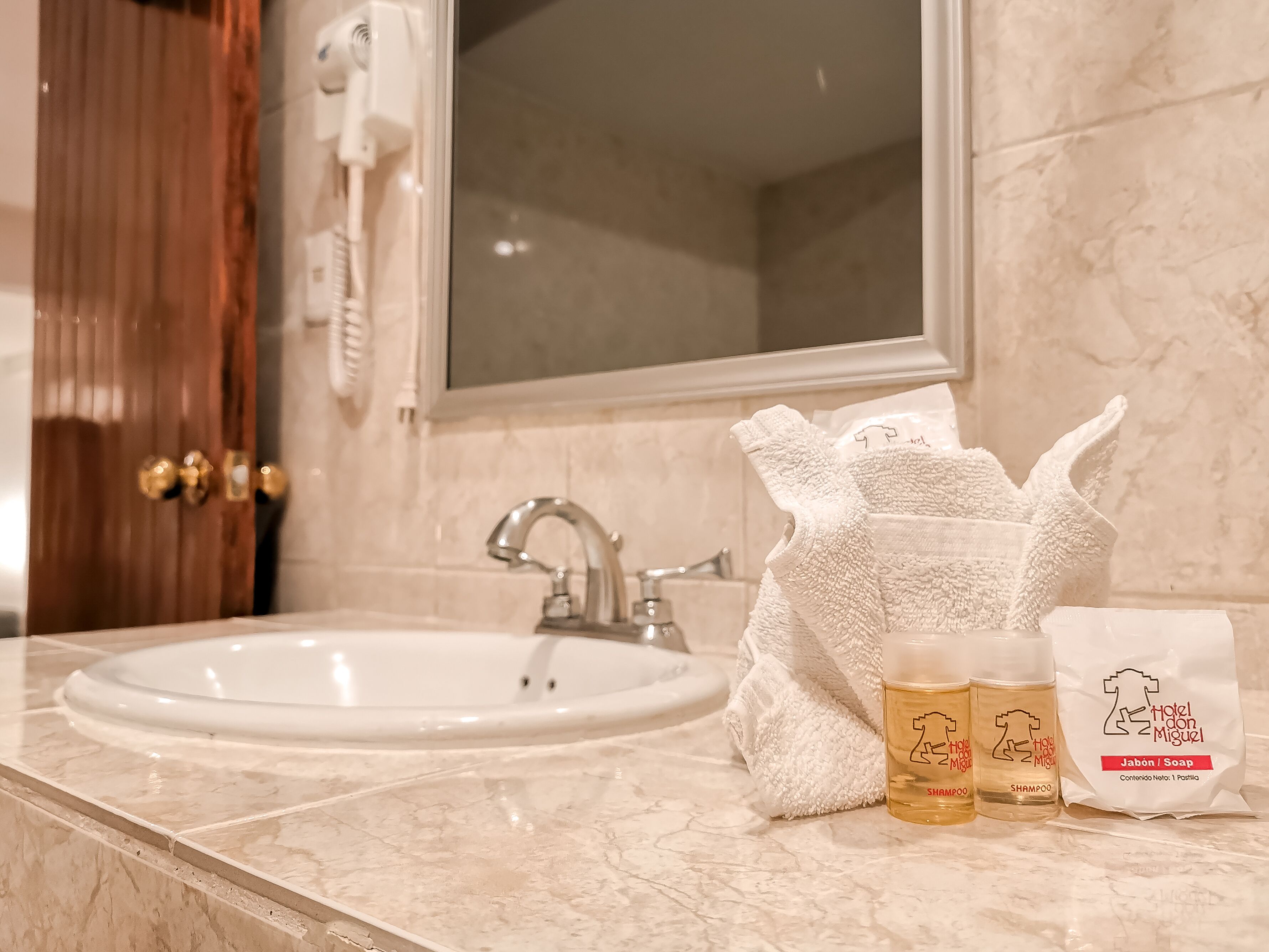 shower, rainfall showerhead, free toiletries, hair dryer