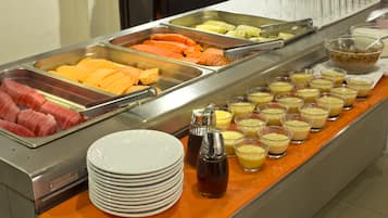 Frühstück, Mittagessen und Abendessen